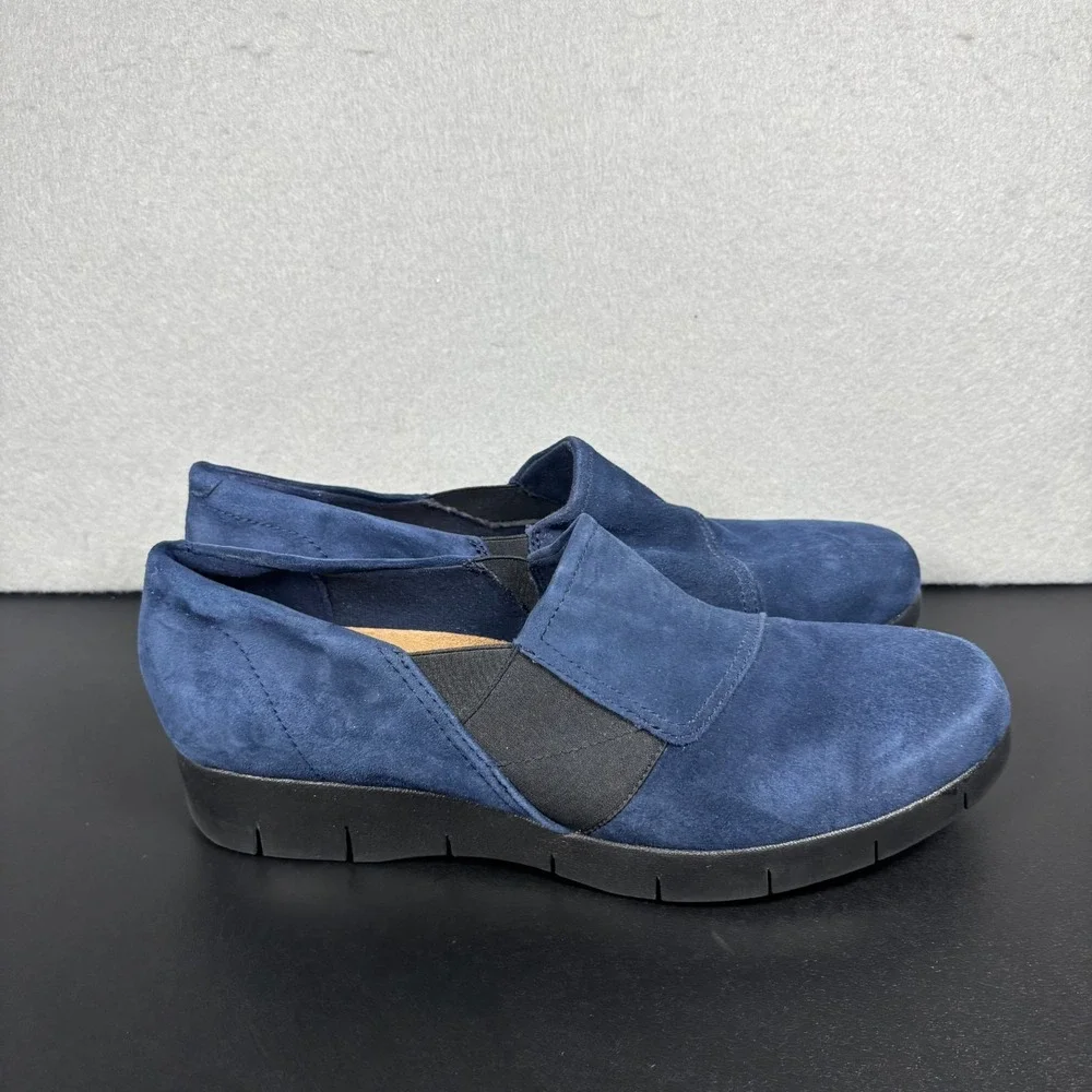 Clarks Artisan Daelyn Monarch Blue Suede Loafers Womens 9M 26130731 Comfort Shoe